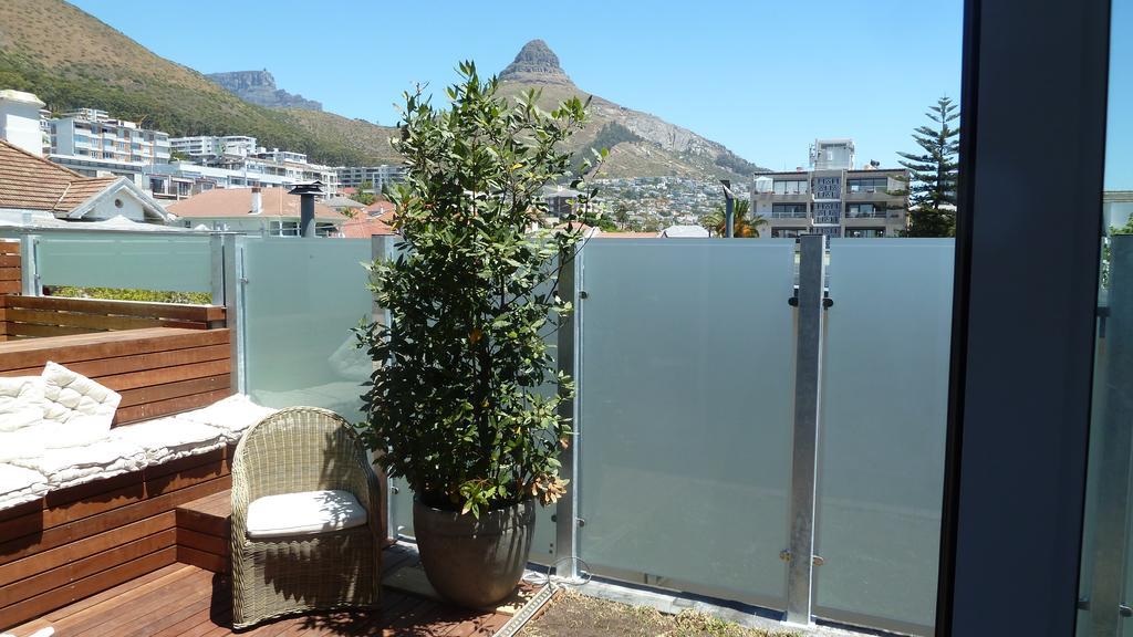 4 On Highworth Apartments And Studios Cape Town Room photo